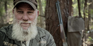 Lire la suite à propos de l’article Le kit de survie 10 pièces de Dave Canterbury