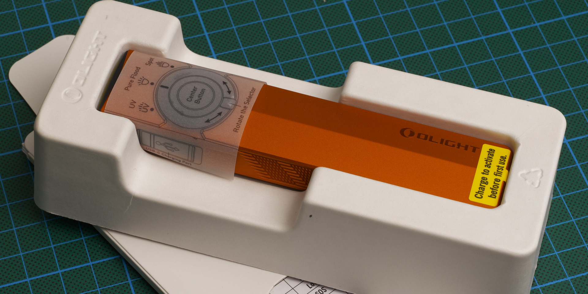 Olight ArkPro - La lampe EDC plate - Unbox