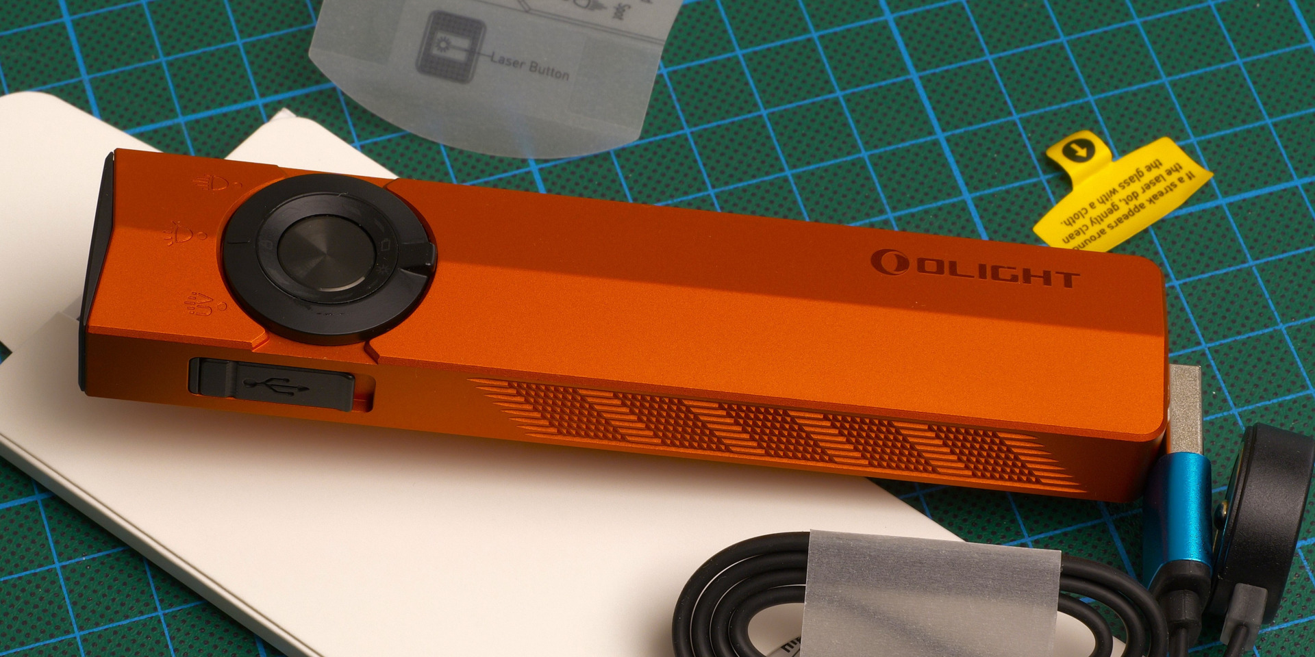 Lire la suite à propos de l’article Olight ArkPro – La lampe EDC plate